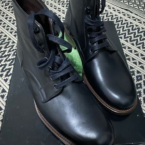 Brand New never been used Magnanni casual boots